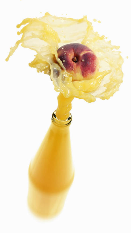 果汁,无人,竖图,俯视,室内,特写,白天,白色背景,数码,科技,桃子,水果,阴影,新鲜,反射,网络,影子,生食,食品,果实,饮品,高光,几何,计算机图形,合成,玻璃制品,食物,饮料,一个,玻璃瓶,瓶子,有机食品,绿色食品,单个,电脑合成图,数码合成图,合成图,可口,肺果,写实,具体,具象,适口,桃汁,彩图,高角度拍摄