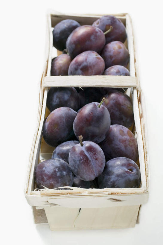 无人,交叉,竖图,俯视,室内,特写,白天,白色背景,桌面,桌子,竹子,梨,水果,一堆,阴影,堆叠,堆积,竹制,新鲜,编织,反射,木制,篮子,影子,生食,食品,果实,食物,一个,木制品,竹篮,香梨,摄影,有机食品,绿色食品,影棚,单个,竹条,堆,交织,竹制品,西洋梨,穿插,巴梨,葫芦梨,茄梨,秋洋梨,阳梨,洋梨,生梨,彩图,高角度拍摄,影棚拍摄,拍摄