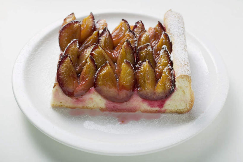 点心,无人,横图,俯视,室内,特写,白天,白色背景,下午茶,桌面,桌子,梨,餐具,水果,一排,许多,阴影,新鲜,整齐,并列,并排,反射,木制,碟子,盘,影子,生食,食品,果实,很多,食物,糕点,排列,一个,盘子,木制品,碟,香梨,摄影,有机食品,绿色食品,影棚,单个,队列,平行,西洋梨,巴梨,葫芦梨,茄梨,秋洋梨,阳梨,洋梨,生梨,彩图,高角度拍摄,影棚拍摄,拍摄,蛋糕