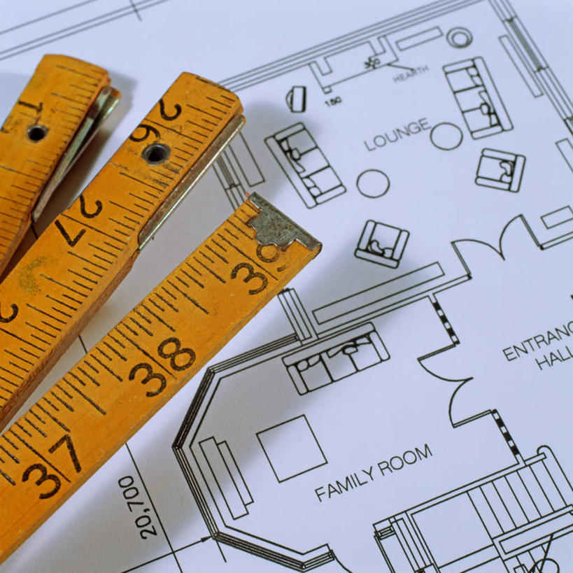 无人,方图,俯视,室内,特写,白天,静物,阴影,不锈钢,光线,测量,标志,不锈钢制品,图纸,文字,影子,字符,刻度,字母,设计图,三把,标识,尺,直尺,钢尺,测量工具,尺子,衡量,绘图,工程图,草图,蓝图,比例,阿拉伯文,测绘,量具,量仪,标度,阿拉伯语,阿拉伯字母,设计,彩图,高角度拍摄