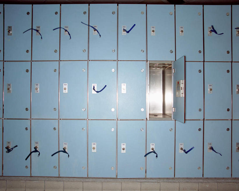 无人,横图,室内,白天,正面,安全,柜子,一排,许多,阴影,整齐,并列,并排,光线,影子,防护,储物柜,很多,锁,排列,打开,保护,开启,储存,队列,保险,私密,平行,保全,周全,安稳,安定,防盗,储备,蕴藏,贮备,平安,彩图,贮存