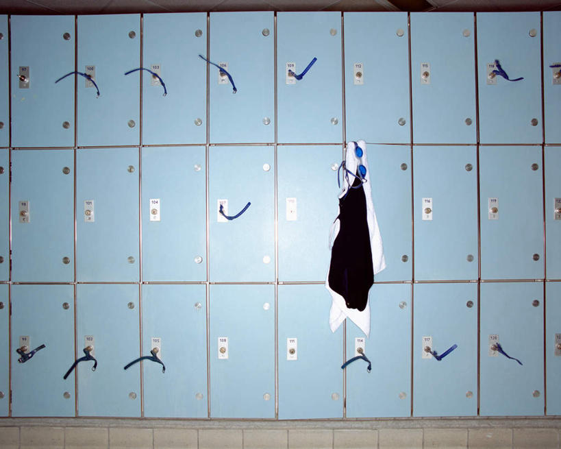 无人,横图,室内,白天,正面,安全,柜子,一排,许多,阴影,整齐,并列,并排,光线,纺织物,影子,防护,储物柜,很多,锁,排列,蓝色,毛巾,清洁,保暖,保护,储存,队列,保险,私密,平行,透气,防水,保全,周全,安稳,安定,防盗,储水,耐磨,吸水,储备,蕴藏,贮备,平安,彩图,贮存