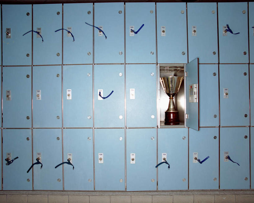 无人,横图,室内,白天,正面,安全,成功,胜利,柜子,一排,许多,阴影,整齐,并列,并排,光线,影子,防护,储物柜,很多,锁,排列,光彩,保护,储存,队列,保险,私密,荣誉,平行,奖品,保全,周全,安稳,安定,防盗,荣耀,储备,蕴藏,贮备,光荣,平安,彩图,贮存,奖杯