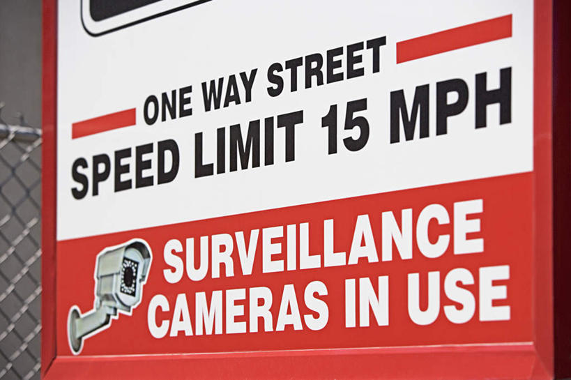 无人,横图,室外,特写,白天,正面,度假,美景,城市风光,城市,静物,阴影,光线,英文,标志,文字,影子,字符,字母,景观,警告,娱乐,标识,阳光,享受,休闲,景色,放松,警示,英文字母,禁止,提醒,提示,限制,危险,彩图