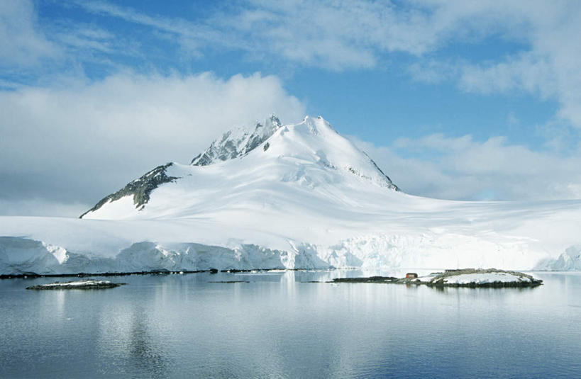 无人,横图,室外,白天,正面,旅游,度假,南极,冰山,河流,美景,山,水,阴影,波纹,朦胧,模糊,光线,影子,冰,河水,景观,山峰,水流,云,云朵,涟漪,山峦,云彩,娱乐,冰川,蓝色,白云,倒影,蓝天,水纹,天空,阳光,自然,波浪,天,享受,休闲,景色,放松,寒冷,晴朗,冰冷,倒映,自然风光,南极洲,冰河,水晕,严寒,冰凉,酷寒,凛冽,凛凛,极冷,南极大陆,反照,南极地区,南极区,南极圈,洛克雷港,第七大陆,晴空,彩图