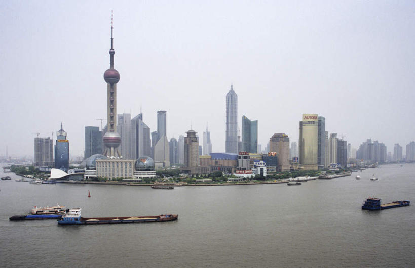 无人,高楼大厦,横图,全景,室外,白天,正面,旅游,度假,河流,水,天际线,标志建筑,大厦,地标,建筑,轮船,摩天大楼,船,上海,中国,亚洲,波纹,飞溅,溅,液体,河水,水滴,水流,乌云,云,阴天,云朵,云彩,娱乐,建设,东方明珠,浦东,水珠,水纹,天空,船尾波,交通工具,波浪,天,享受,休闲,旅游胜地,放松,申,昏暗,阴沉,喷洒,载具,浦东新区,东亚,东方明珠广播电视塔,东方明珠电视塔,上海市,中华人民共和国,沪,华东地区,彩图,大楼,高层建筑,高楼,摩天楼