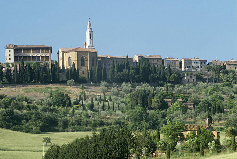 无人,家,教堂,横图,室外,白天,正面,旅游,度假,草地,草坪,植物,标志建筑,地标,建筑,意大利,欧洲,阴影,节日,光线,影子,房屋,屋子,文化,娱乐,建设,楼房,住宅,草,树,树木,蓝色,绿色,蓝天,天空,阳光,自然,天,祈祷,享受,休闲,健康,旅游胜地,放松,许愿,宗教,信仰,生长,晴朗,成长,纪念,祈求,托斯卡纳,锡耶纳,南欧,信念,皮恩扎,万里无云,意大利共和国,托斯卡纳大区,平安,晴空,晴空万里,彩图,房子,大教堂,礼拜堂