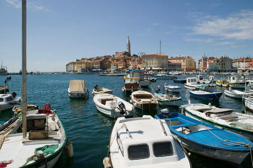 无人,家,横图,室外,白天,正面,度假,海浪,海洋,美景,城市风光,城市,轮船,船,欧洲,克罗地亚,许多,波纹,时间,时钟,房屋,屋子,景观,浪花,云,云朵,公寓,钟楼,涟漪,计时,云彩,娱乐,洋房,楼房,住宅,蓝色,白云,蓝天,水纹,天空,海水,钟表,交通工具,波浪,天,享受,休闲,表,景色,放松,晴朗,载具,海景,水晕,塔钟,克罗地亚共和国,罗维尼,伊斯特利亚省,伊斯特利亚,钟,大海,风浪,海,海水的波动,近岸浪,涌浪,晴空,彩图,房子