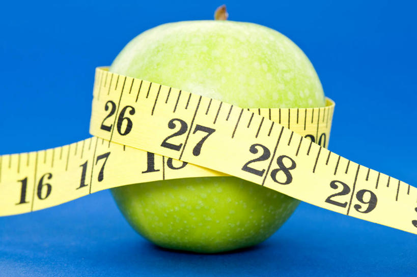 无人,横图,室内,特写,白天,正面,苹果,水果,阴影,蓝色背景,新鲜,反射,测量,标志,皮尺,文字,影子,字符,刻度,字母,生食,食品,果实,标识,食物,一个,黄色,黑色,尺,保养,保健,摄影,有机食品,绿色食品,影棚,单个,测量工具,尺子,减肥,腰围尺,瘦身,阿拉伯文,量具,量仪,塑料卷尺,阿拉伯语,阿拉伯字母,彩图,影棚拍摄,拍摄