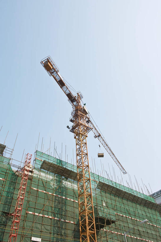 无人,竖图,室外,白天,仰视,度假,技术,美景,城市风光,城市,建筑,中国,亚洲,阴影,光线,影子,支架,景观,娱乐,设备,架子,脚手架,吊车,施工,蓝色,蓝天,天空,阳光,交通工具,天,享受,休闲,机械,起重机,钢管,景色,放松,晴朗,支撑,固定,工程,钢架,载具,东亚,万里无云,工作车,施工车,汽车吊,晴空,晴空万里,彩图,低角度拍摄,稳固