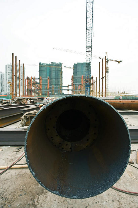 无人,工厂,高楼大厦,竖图,室外,白天,正面,度假,美景,城市风光,城市,大厦,建筑,摩天大楼,一辆,金属,管子,网,景观,地面,娱乐,管道,脚手架,天空,天,享受,休闲,起重机,景色,放松,彩图,大楼,高层建筑,高楼,工地,摩天楼,制造厂