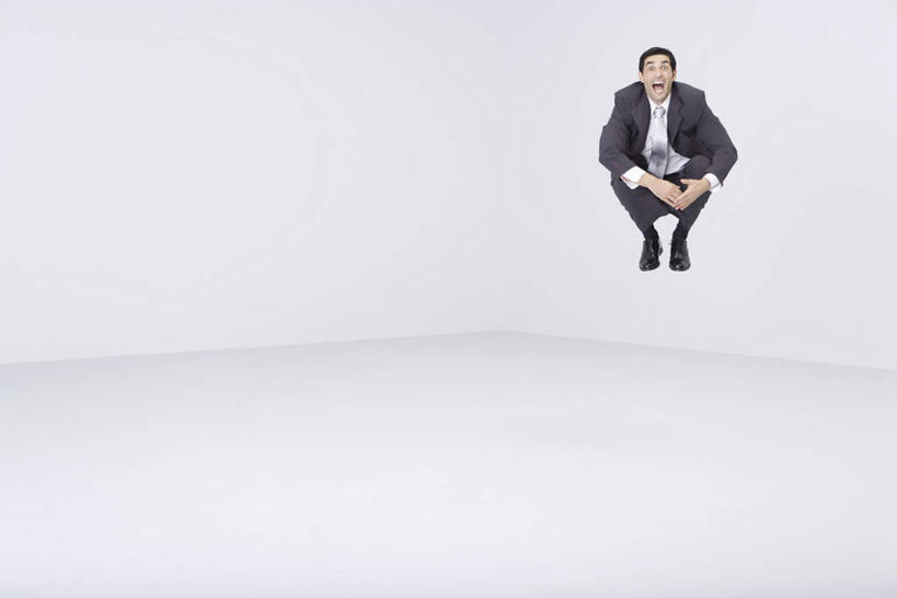 西方人,一个人,商务人士,商务男性,跳,双手交叉,横图,室内,白天,白色背景,正面,衬衫,兴奋,欧洲,欧洲人,仅一个男性,仅一个人,套装,半空,仅一个年轻男性,张嘴,摄影,影棚,双手抱胸,商务装,张大嘴巴,工薪阶层,男人,男性,年轻男性,白种人,白领,上班族,张开嘴,跳跃,彩图,全身,影棚拍摄,衬衣,高兴,拍摄