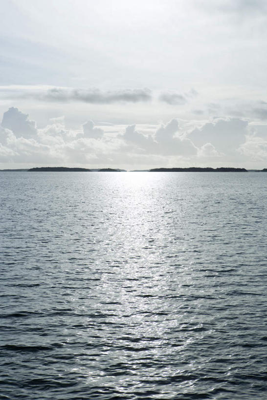 无人,竖图,室外,白天,正面,旅游,度假,岛屿,海浪,海洋,美景,树林,植物,阴影,波纹,光线,影子,景观,浪花,水平线,云,云朵,辽阔,海平线,云彩,娱乐,树,树木,蓝色,绿色,白云,蓝天,水纹,天空,阳光,自然,海水,波浪,天,享受,休闲,广阔,景色,放松,生长,成长,一望无际,波光粼粼,自然风光,海景,无边无际,一马平川,大海,风浪,海,海水的波动,近岸浪,列岛,群岛,涌浪,诸岛,彩图,水天相接,水天一线