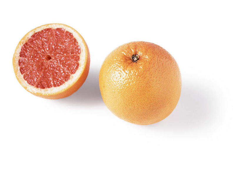 无人,横图,俯视,室内,特写,白天,白色背景,餐桌,桌子,静物,水果,切开,新鲜,生食,食品,果实,半个,葡萄柚,食物,两个,红色,西柚,切,一半,摄影,有机食品,绿色食品,影棚,餐台,剖面,切面,彩图,高角度拍摄,影棚拍摄,拍摄