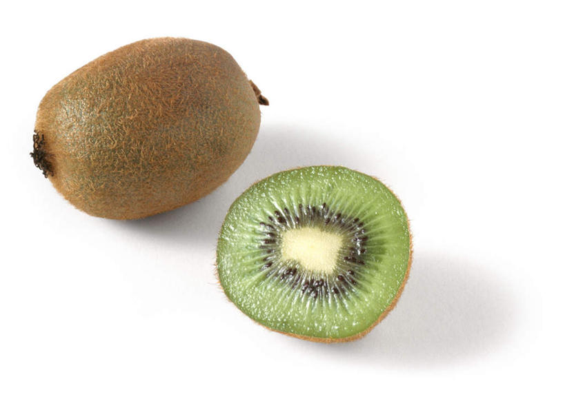 无人,横图,俯视,室内,特写,白天,白色背景,餐桌,桌子,猕猴桃,静物,水果,切开,新鲜,生食,食品,果实,半个,食物,两个,切,一半,摄影,有机食品,绿色食品,影棚,餐台,剖面,切面,奇异果,猕猴梨,彩图,高角度拍摄,影棚拍摄,拍摄