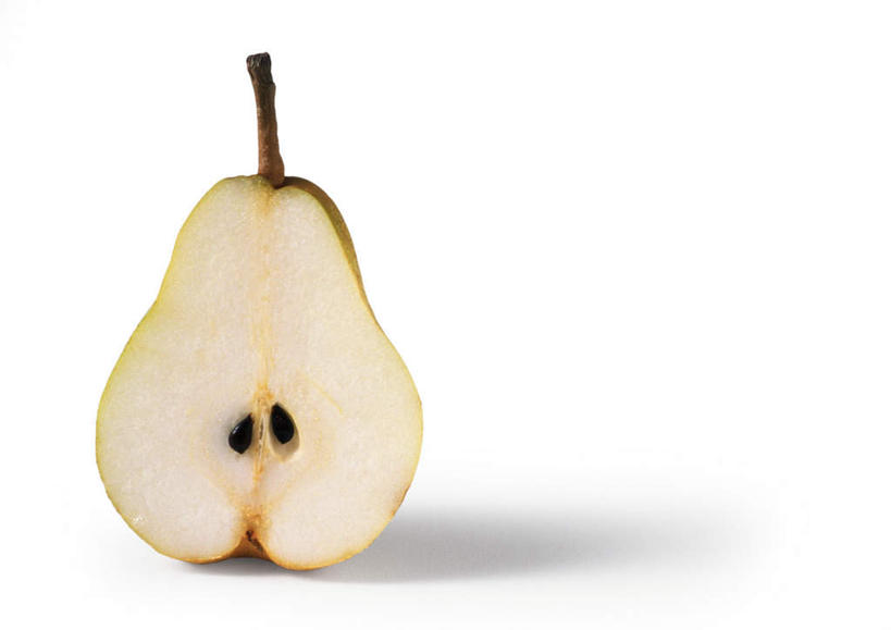 无人,横图,俯视,室内,特写,白天,白色背景,餐桌,桌子,梨,静物,水果,切开,阴影,新鲜,反射,影子,生食,食品,果实,半个,食物,切,一半,香梨,摄影,有机食品,绿色食品,影棚,餐台,剖面,切面,生梨,彩图,高角度拍摄,影棚拍摄,拍摄