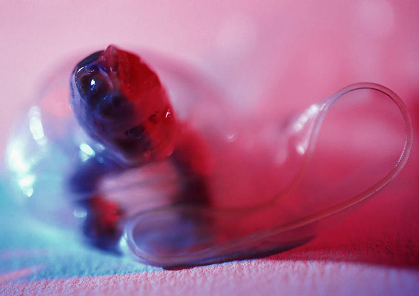 无人,横图,室内,特写,白天,正面,游戏,安全,计划,静物,玩具,朦胧,模糊,娃娃,玩偶,塑料,玩,娱乐,一个,塑料制品,休闲,益智,单个,活动,避孕套,控制,避孕,安全套,发泄,消遣,智力,保险,预防,保险套,宣泄,计划生育,可靠,少生,晚婚,晚育,优生,玩耍,嬉戏,彩图