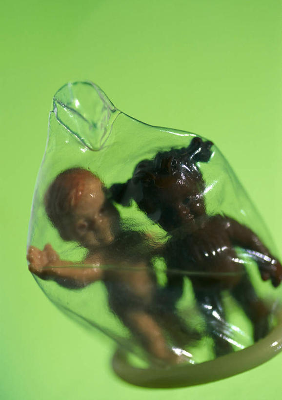 婴儿,儿童,无人,竖图,俯视,室内,特写,白天,游戏,纯洁,安全,计划,静物,玩具,绿色背景,玩,娱乐,两个,一个,小孩,休闲,可爱,益智,摄影,活泼,影棚,单个,活动,避孕套,控制,避孕,安全套,发泄,消遣,智力,宝宝,保险,预防,纯真,烂漫,无邪,保险套,宣泄,计划生育,可靠,少生,晚婚,晚育,优生,伶俐,天真,孩子,玩耍,嬉戏,彩图,高角度拍摄,影棚拍摄,拍摄