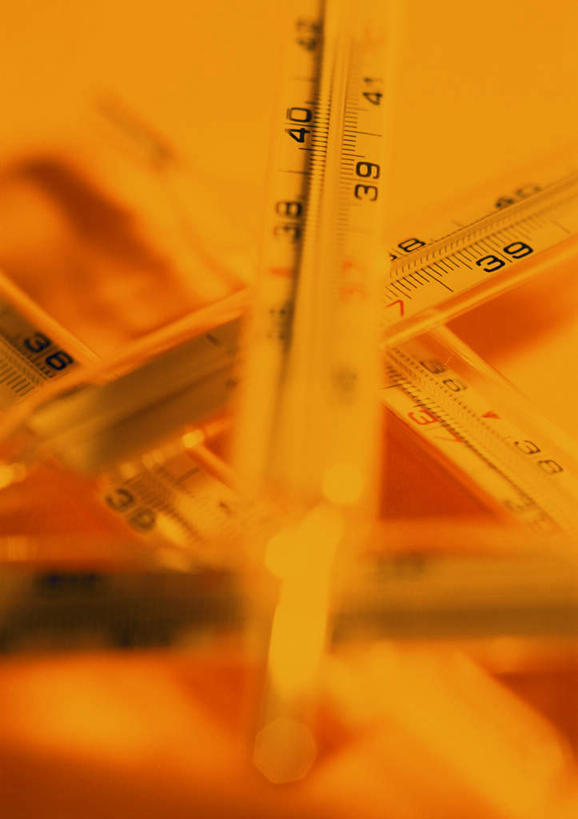 无人,竖图,俯视,室内,特写,白天,静物,一堆,许多,堆叠,堆积,测量,刻度,针管,针筒,注射,摄影,影棚,堆,测量工具,医疗,医疗设备,注射器,量具,量仪,彩图,高角度拍摄,影棚拍摄,拍摄