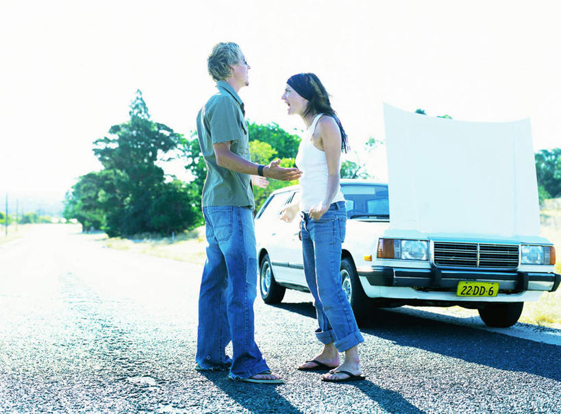 西方人,两个人,家庭,夫妻,站,握手,笑,摸,微笑,露齿笑,横图,室外,白天,侧面,爱情,旅游,度假,草地,草坪,植物,道路,路,欧洲,欧洲人,抚摸,阴影,光线,影子,云,云朵,小路,交通,浪漫,云彩,注视,休闲装,娱乐,相视,草,树,树木,蓝色,绿色,白色,灰色,白云,蓝天,天空,阳光,自然,天,观察,看,站着,张嘴,享受,休闲,温暖,温馨,一家人,面对面,休闲服,恩爱,放松,恋人,生长,成长,观看,对视,和睦,察看,关注,相对,张大嘴巴,相看,男人,男性,年轻男性,年轻女性,女人,女性,白种人,情侣,张开嘴,触摸,接触,拉手,手拉手,手握手,抬头,仰头,站立,彩图,全身,伴侣,融洽