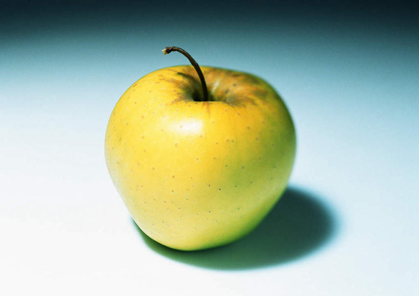 无人,横图,俯视,室内,特写,白天,白色背景,桌面,苹果,水果,阴影,新鲜,反射,影子,生食,食品,果实,根,食物,一个,黄色,球体,摄影,有机食品,绿色食品,影棚,单个,彩图,高角度拍摄,影棚拍摄,拍摄