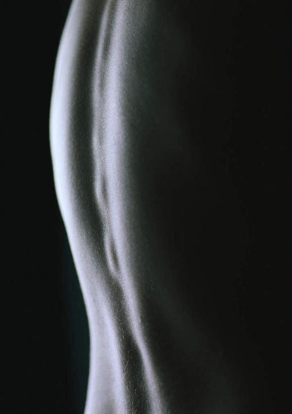 西方人,背部,腰,背,一个人,站,竖图,室内,特写,白天,侧面,性感,欧洲,欧洲人,仅一个年轻女性,仅一个女性,仅一个人,阴影,蓝色背景,光线,影子,灯光,裸露,黄色,站着,美女,诱惑,摄影,影棚,赤裸,皮肤,裸,尤物,年轻女性,女人,女性,白种人,腰部,站立,半身,彩图,影棚拍摄,拍摄,美人