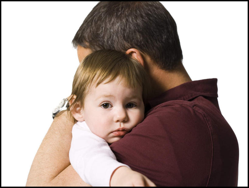 西方人,婴儿,儿童,两个人,家庭,父亲,抱,横图,室内,白天,白色背景,侧面,纯洁,欧洲,欧洲人,服装,裤子,时间,时钟,手表,计时,注视,牛仔裤,休闲装,小孩,衣服,钟表,观察,看,休闲,温暖,温馨,一家人,休闲服,表,父爱,可爱,童年,童趣,摄影,服饰,活泼,影棚,抱着,观看,腕表,和睦,察看,搂着,关注,宝宝,童真,纯真,烂漫,无邪,伶俐,天真,男人,男性,年轻男性,白种人,孩子,年轻人,钟,怀抱,搂,搂抱,相抱,拥抱,半身,彩图,影棚拍摄,拍摄,融洽