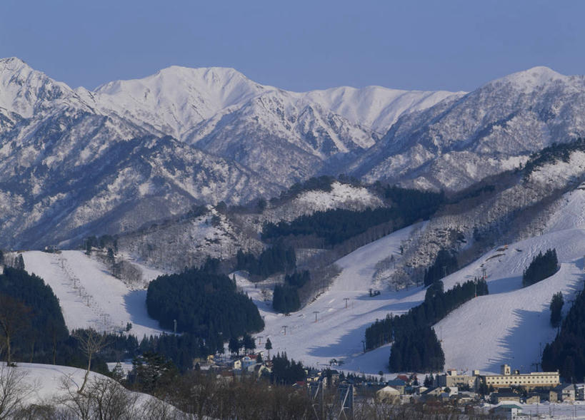 无人,横图,室外,白天,正面,旅游,度假,石头,美景,森林,山,树林,雪,雪山,植物,大雪,日本,亚洲,阴影,光线,石子,影子,冰,积雪,景观,山峰,雪景,冬季,冬天,山峦,娱乐,树,树木,蓝色,绿色,蓝天,天空,阳光,自然,天,享受,休闲,景色,放松,寒冷,生长,晴朗,成长,冰冷,自然风光,东亚,本州,万里无云,本州岛,日本国,中部地方,新潟,新潟县,严寒,冰凉,酷寒,凛冽,凛凛,极冷,汤泽町,石块,岩石,晴空,晴空万里,彩图,南鱼沼郡