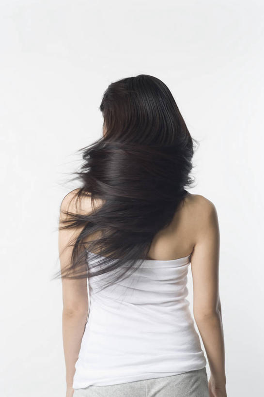 东方人,一个人,站,竖图,室内,白天,白色背景,亚洲,仅一个女性,仅一个人,服装,飘扬,黄种人,背面,衣服,白色,黑色,抹胸,站着,仅一个中年女性,摄影,服饰,影棚,飘逸,衣着,穿着,飞扬,衣饰,女人,女性,中年女性,亚洲人,长发,直发,站立,半身,彩图,影棚拍摄,拍摄