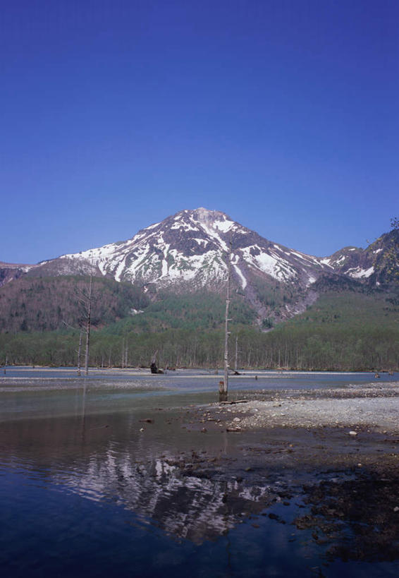 无人,竖图,室外,白天,正面,旅游,度假,河流,石头,美景,森林,山,树林,水,雪,雪山,植物,大雪,长野县,日本,亚洲,反射,石子,冰,河水,积雪,景观,山峰,水流,雪景,云,云朵,冬季,冬天,山峦,云彩,娱乐,树,树木,蓝色,绿色,白云,倒影,蓝天,天空,自然,天,夏天,享受,休闲,景色,放松,寒冷,生长,晴朗,成长,冰冷,自然风光,东亚,本州,本州岛,日本国,中部地方,长野,严寒,冰凉,酷寒,凛冽,凛凛,极冷,石块,岩石,晴空,彩图