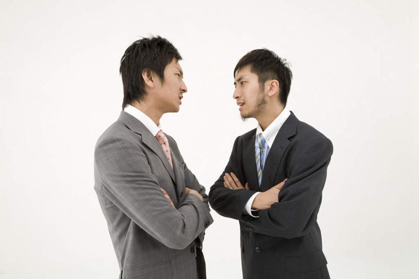 东方人,两个人,同事,商务人士,商务男性,站,双手交叉,横图,室内,白天,白色背景,正面,衬衫,成功,合作,团队,集体,信心,竞争,亚洲,对抗,套装,冲突,注视,黄种人,队伍,观察,看,站着,摄影,影棚,对看,观看,察看,领导,双手抱胸,成就,对立,关注,矛盾,商务装,合伙,领袖,工薪阶层,敌对,挫败,斗争,抗拒,抗衡,男人,男性,年轻男性,亚洲人,白领,上班族,站立,半身,彩图,影棚拍摄,衬衣,拍摄