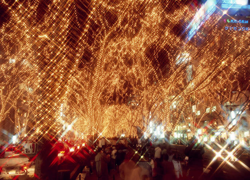 无人,横图,室外,夜晚,正面,旅游,度假,道路,路,路灯,夜景,公路,汽车,照明,日本,亚洲,阴影,朦胧,模糊,光线,彩灯,影子,灯光,交通,娱乐,车,灯,灯具,交通工具,轿车,享受,休闲,放松,花灯,照亮,照明设备,东亚,本州,本州岛,日本国,宫城,宫城县,东北地方,马路,彩图