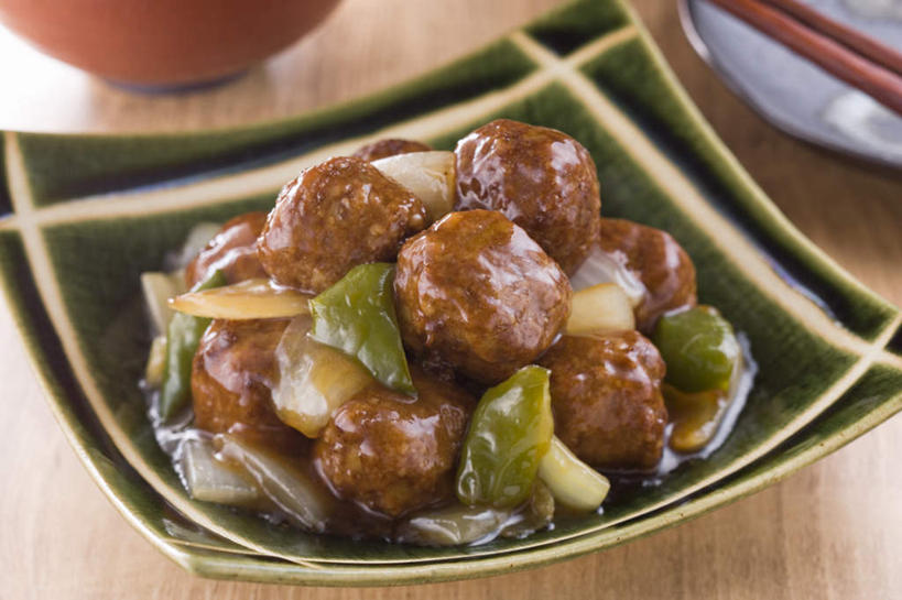 无人,横图,俯视,室内,特写,白天,烹饪,筷子,辣椒,蔬菜,餐具,切片,新鲜,碟子,盘,肉,日本料理,料理,食品,文化,传统,猪肉,菜肴,美食,肉类,肉丸,食物,盘子,碟,日式料理,日式,摄影,佳肴,有机食品,绿色食品,影棚,礼节,礼仪,肉食,彩椒,辣角,红海椒,大椒,辣虎,广椒,豚肉,进餐用具,甜椒,柿子椒,辣子,海椒,番椒,灯笼椒,彩图,高角度拍摄,影棚拍摄,拍摄