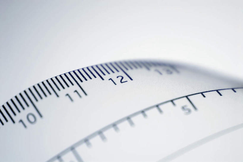 无人,横图,俯视,室内,特写,白天,白色背景,静物,一把,测量,标志,数字,文字,字符,刻度,标识,尺,塑料制品,直尺,摄影,阿拉伯数字,影棚,测量工具,尺子,衡量,绘图,比例,测绘,量具,量仪,塑料尺,标度,彩图,高角度拍摄,影棚拍摄,拍摄