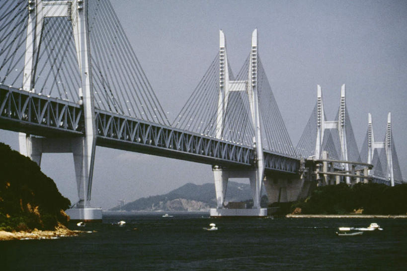 无人,横图,室外,白天,仰视,旅游,度假,海浪,海洋,森林,山,山脉,树林,植物,标志建筑,大桥,地标,建筑,立交桥,桥梁,日本,亚洲,阴影,光线,影子,浪花,山峰,高架,斜拉桥,桥,山峦,娱乐,建设,树,树木,蓝色,绿色,蓝天,天空,阳光,自然,海水,群山,天,享受,休闲,旅游胜地,放松,生长,晴朗,成长,海景,东亚,本州,万里无云,本州岛,日本国,濑户大桥,中国地方,冈山,冈山县,四国地方,四国,四国岛,香川,香川县,大海,风浪,海,海水的波动,近岸浪,涌浪,晴空,晴空万里,彩图,低角度拍摄