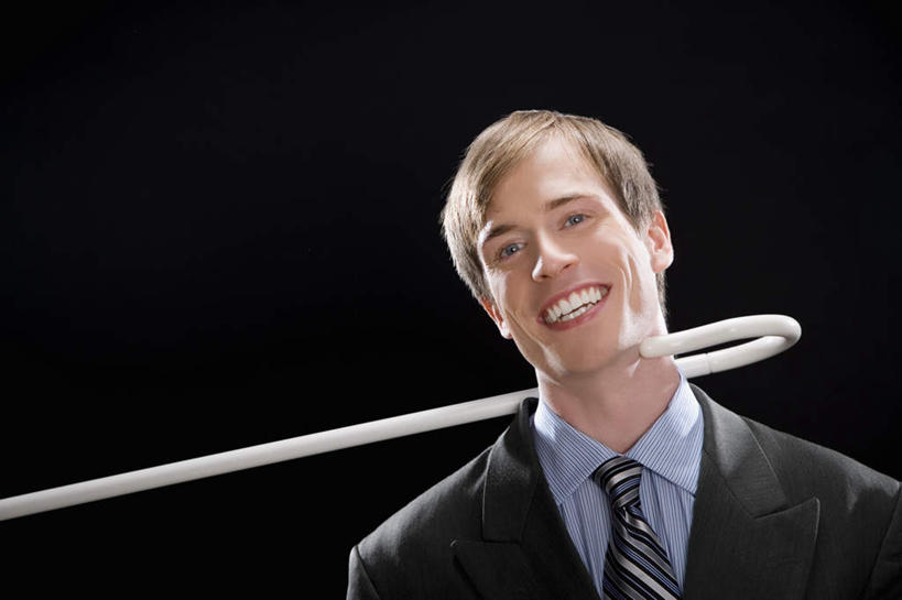 西方人,脸,头,脸颊,一个人,商务人士,商务男性,笑,微笑,露齿笑,横图,室内,特写,白天,正面,衬衫,欧洲,欧洲人,仅一个男性,仅一个人,一根,黑色背景,套装,工具,领带,注视,肩膀,仅一个年轻男性,观察,看,器械,摄影,影棚,拐杖,观看,手杖,察看,象征,庄重,关注,医疗器械,商务装,身份,工薪阶层,正式,地位,辅助设备,男人,男性,年轻男性,白种人,头部,脸部,脸蛋,面部,白领,上班族,半身,彩图,影棚拍摄,衬衣,拍摄