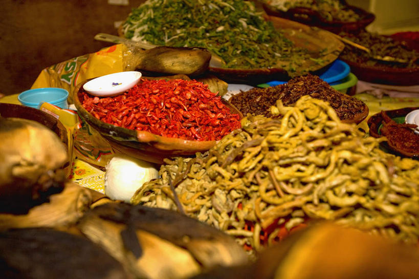 无人,商店,交叉,横图,室内,特写,白天,正面,购物,消费,竹子,辣椒,蔬菜,一堆,许多,堆叠,堆积,竹制,朦胧,模糊,新鲜,编织,粉末,篮子,调味,香料,佐料,食品,很多,商铺,食物,竹篮,粉,金融,有机食品,绿色食品,竹条,堆,辣椒粉,交织,配料,竹制品,选购,贸易,辣角,红海椒,大椒,辣虎,广椒,作料,血拼,粉状,市肆,商号,穿插,辣子,红辣椒,海椒,番椒,彩图,店铺