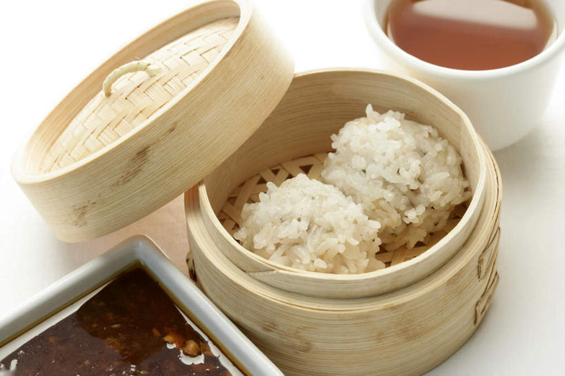 蒸笼,无人,横图,俯视,室内,特写,白天,白色背景,烹饪,中餐,幸福,茶,杯子,厨具,阴影,竹制,反射,影子,陶瓷,调料,谷类,谷物,酱料,酱汁,肉,佐料,茶叶,料理,食品,糯米,陶瓷制品,米,调味品,丸子,调味料,娱乐,猪肉,大米,酱,辣酱,菜肴,美食,肉类,肉丸,食物,容器,水杯,碗,享受,休闲,温馨,中式,放松,乐趣,摄影,佳肴,影棚,储藏,辣椒酱,提神,舒适,竹制品,储存,醒脑,笼屉,肉食,烹饪用具,豚肉,江米,茶杯,烹调用具,烹调,彩图,高角度拍摄,影棚拍摄,拍摄,糯米肉丸,糯米肉丸子,贮存