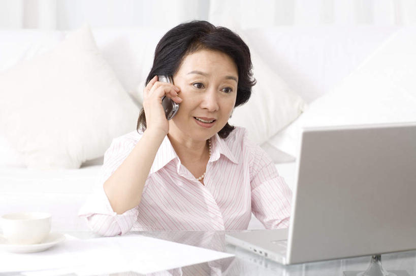 东方人,一个人,横图,室内,白天,正面,亚洲,仅一个女性,仅一个人,黄种人,仅一个老年女性,老年女性,女人,女性,亚洲人,半身,彩图