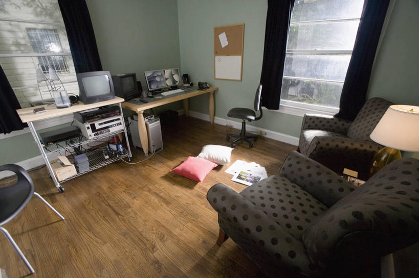 无人,办公室,横图,室内,白天,正面,集体,窗户,窗帘,地板,家具,靠垫,沙发,台灯,桌子,电视,椅子,照明,装饰,办公桌,墙,灯光,靠枕,地面,利益,木地板,玻璃窗,墙壁,墙面,灯,灰色,帘子,会议椅,灯具,垫子,枕头,团体,遮阳,奋斗,华丽,修饰,办公椅,照亮,点缀,愿望,组织,照明设备,工作室,彩电,努力,布艺沙发,办公家具,衬托,美观,雅致,雅观,商务椅,培训椅,彩色电视机,显像管屏,显像管屏幕,理想,电视机,彩图