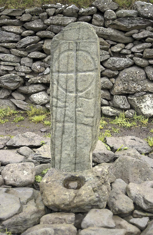 无人,教堂,竖图,室外,白天,正面,旅游,度假,石头,名胜古迹,标志建筑,地标,建筑,爱尔兰,欧洲,节日,遗迹,装饰,雕刻,石子,墙,古迹,文化,文物,娱乐,建设,古建筑,废墟,墙壁,墙面,祈祷,享受,休闲,健康,旅游胜地,放松,许愿,宗教,信仰,纪念,华丽,修饰,祈求,点缀,西欧,信念,古文明,爱尔兰共和国,衬托,美观,雅致,雅观,雕镂,雕琢,镌刻,凯里郡,平安,石块,岩石,彩图,大教堂,礼拜堂