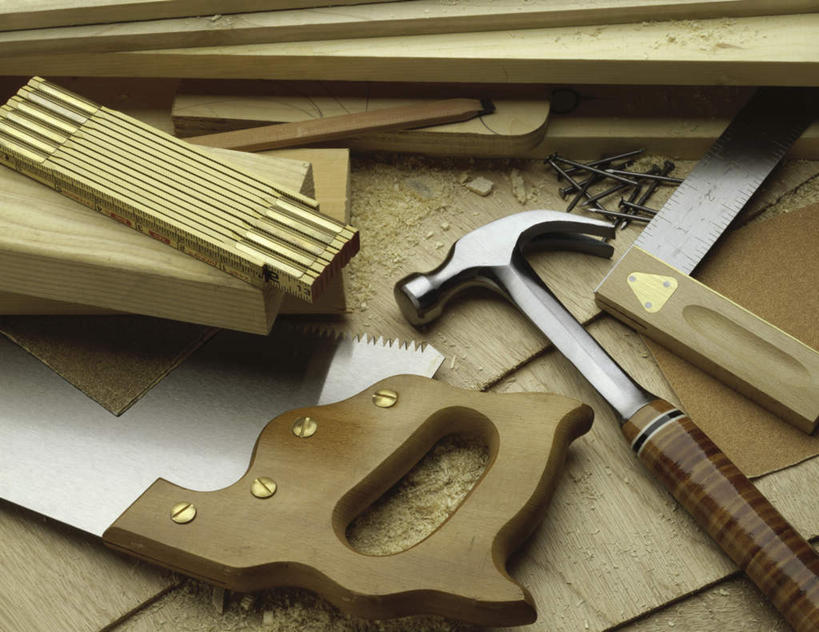 无人,横图,俯视,室内,特写,白天,桌面,桌子,静物,许多,敲打,阴影,反射,木制,锤子,钉子,工具,榔头,木材,影子,很多,凌乱,木柴,木制品,摄影,木料,影棚,锯子,五金,电锯,混乱,切割,变形,紧固,矫正,锯,塑形,牢固,羊角锤,动力锯,纷乱,缭乱,庞杂,彩图,高角度拍摄,影棚拍摄,拍摄,割,稳固