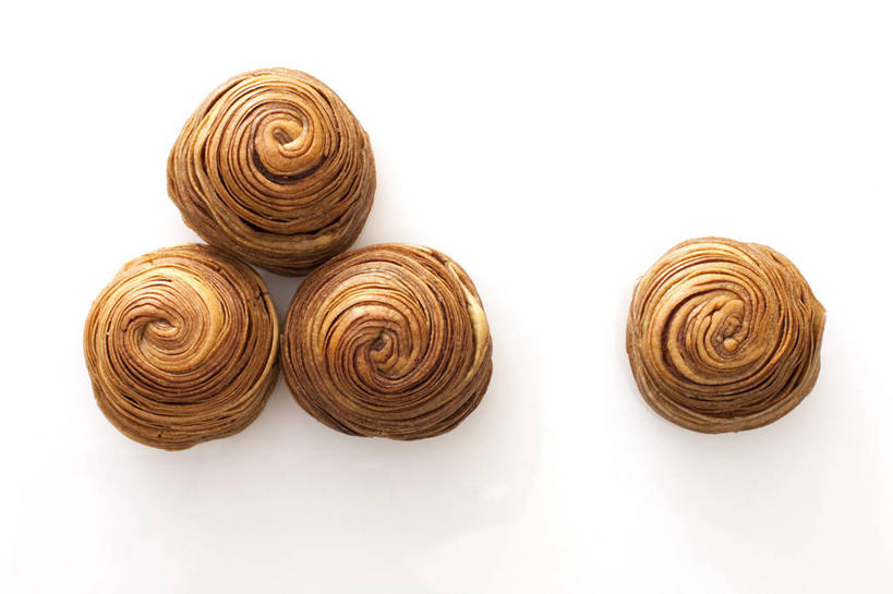 点心,无人,横图,俯视,特写,留白,白色背景,早餐,静物,北京,中国,亚洲,圆形,油炸,美味,食品,甜点,甜品,饮品,小吃,饮食,食物,特产,糕点,饮料,甜食,四个,诱惑,摄影,风格,简单,膳食,可口,中国文化,东亚,东亚文化,漩涡形,式样,适口,彩图,高角度拍摄,影棚拍摄,传统文化,糖螺蛳转