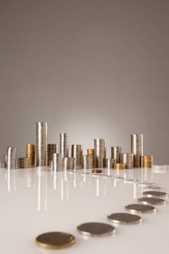 无人,银行,竖图,留白,赚钱,钱,人民币,路,摩天大楼,静物,北京,中国,亚洲,一堆,许多,堆叠,堆积,灰色背景,丰富,反射,钱币,很多,概念,储蓄,财富,金融,投资,摄影,生长,经济,堆,利润,都市风光,带领,流通,贸易,东亚,发展,计划书,繁荣,膨胀,想法,货币,现金,硬币,彩图,影棚拍摄,财会