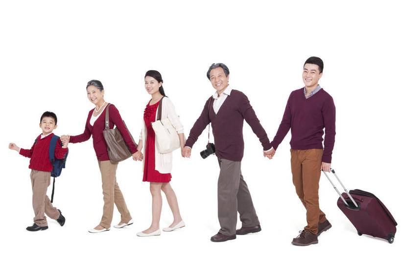 东方人,儿童,成年人,中年人,老年人,家庭,父母,母亲,父亲,女儿,儿子,祖父母,祖母,祖父,笑,微笑,露齿笑,横图,留白,白色背景,侧面,毛衣,快乐,满意,兴奋,幸福,纯洁,北京,中国,春节,亚洲,五个人,一排,庆祝,整齐,并排,休闲装,刺激,排列,小孩,休闲,温暖,温馨,一家人,可爱,童年,童趣,摄影,影棚,生活方式,和睦,队列,关爱,摄影棚,亲情,童真,东亚,烂漫,无邪,天真,老年男性,老年女性,男孩,男人,男性,年轻女性,女性,中年男性,亚洲人,中国人,孩子,年轻人,全家福,孙子,步行,手牵手,彩图,影棚拍摄,欢乐,拍摄,融洽,人老心不老,挨着