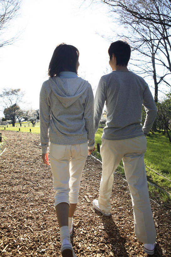 东方人,公园,微笑,路,日光,春天,生活方式,肖像,异性恋,男人,男性,女人,亚洲人,年轻人,彩图,爱