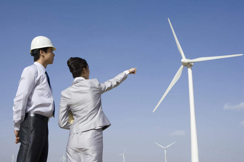 东方人,成年人,两个人,同事,商务人士,工程师,商务男性,商务女性,横图,室外,白天,衬衫,成功,合作,团队,集体,信心,技术,风车,北京,中国,亚洲,指,套装,环保,指点,队伍,背面,天空,安全帽,摄影,能源,电,电源,回收,资源,领导,指向,成就,商务装,合伙,领袖,利用,工薪阶层,低碳,东亚,循环,替代能源,环境保护,万里无云,持续,男人,男性,年轻男性,年轻女性,女人,女性,亚洲人,中国人,年轻人,白领,上班族,风轮机,彩图,衬衣