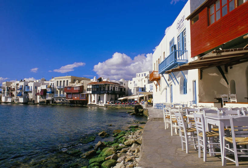 无人,餐厅,家,码头,横图,室外,白天,正面,度假,海浪,海洋,石头,美景,餐桌,桌子,城市风光,城市,港口,椅子,希腊,欧洲,阴影,光线,石子,影子,房屋,木椅,屋子,景观,浪花,云,云朵,云彩,娱乐,楼房,住宅,蓝色,白云,蓝天,天空,阳光,海水,天,享受,休闲,景色,放松,晴朗,餐台,基克拉迪群岛,海景,希腊共和国,基克拉泽斯群岛,大海,风浪,海,海水的波动,近岸浪,石块,岩石,涌浪,晴空,彩图,房子,摆渡口,埠头,餐馆,渡口,渡头,饭店,饭馆,港湾,海港,货运码头,口岸,商港