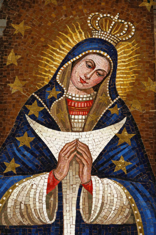 无人,教堂,站,竖图,室内,白天,正面,旅游,度假,绘画,标志建筑,地标,建筑,皇冠,以色列,亚洲,阴影,传统服饰,服装,节日,艺术,装饰,光线,影子,墙,星星,祝福,注视,文化,娱乐,建设,壁画,墙壁,墙面,虔诚,衣服,观察,看,祈祷,双手合十,站着,享受,休闲,健康,旅游胜地,放松,许愿,宗教,服饰,信仰,观看,纪念,华丽,修饰,祈求,点缀,恒星,权威,察看,衣着,穿着,高贵,关注,感谢,西亚,信念,合十礼,合掌礼,合十,莲华合掌,感恩,衬托,美观,雅致,雅观,权力,统治,衣饰,以色列国,拿撒勒,平安,阿拉伯人,白种人,亚洲人,王冠,画画,站立,半身,彩图,大教堂,礼拜堂