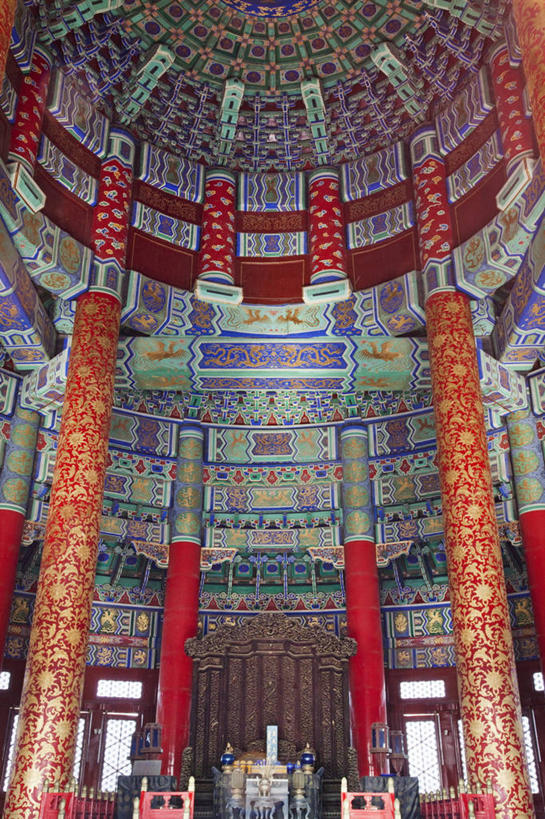 无人,天坛,露台,竖图,室内,白天,仰视,旅游,度假,名胜古迹,标志建筑,地标,建筑,北京,中国,亚洲,阴影,节日,遗迹,装饰,光线,影子,柱子,首都,古迹,文化,文物,娱乐,建设,古建筑,排列,祈祷,祈福,享受,休闲,健康,旅游胜地,放松,许愿,宗教,信仰,纪念,华丽,修饰,祈求,点缀,祭天,古文明,东亚,中华人民共和国,北京市,京,北平,华北地区,衬托,美观,雅致,雅观,祈年殿,摆列,北京天坛,祈谷坛,平安,彩图,低角度拍摄,布列,分列